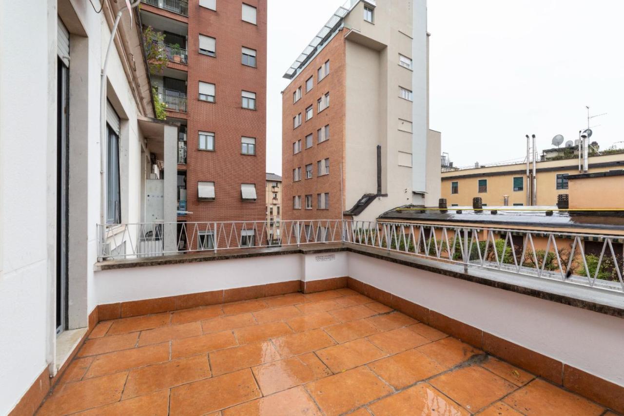 Sant'Ambrogio Bright Apartment With Terrace มิลาน ภายนอก รูปภาพ